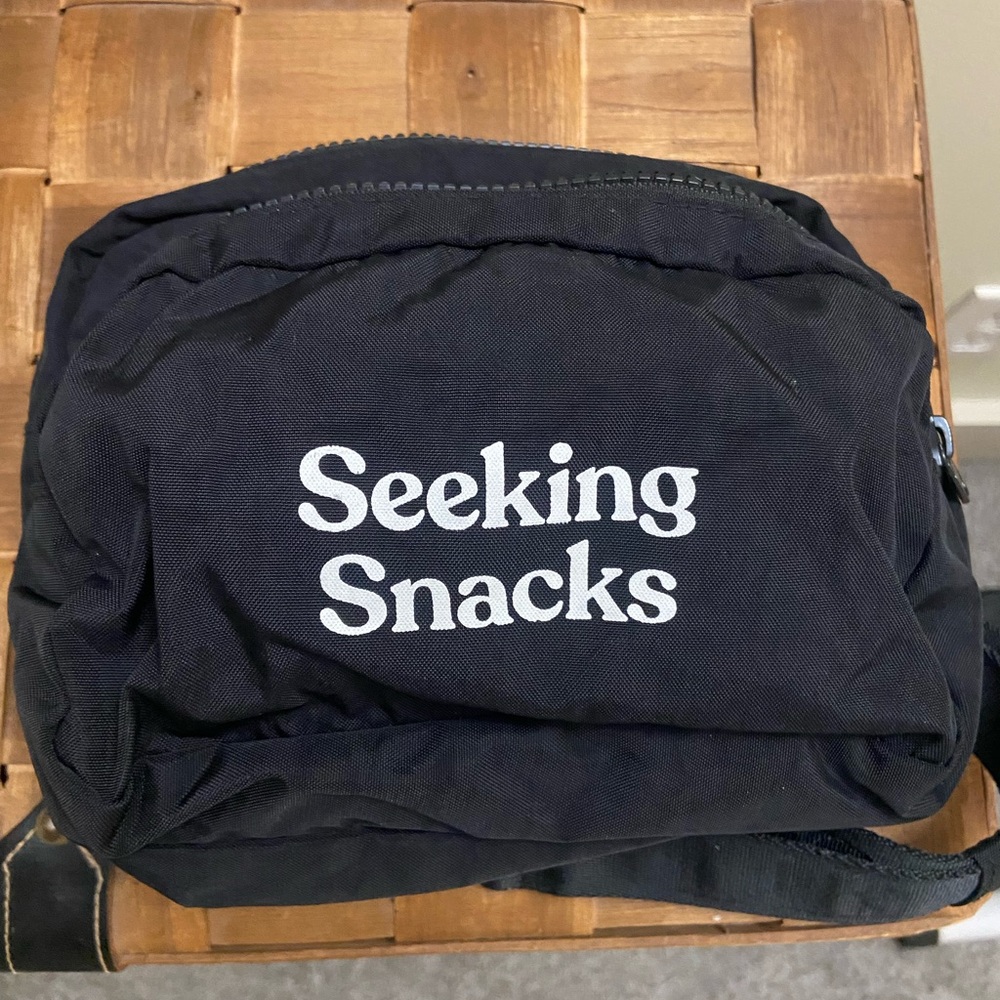 BAGGU Black 'Seeking Snacks' Crossbody Bag/Fanny Pack